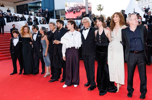 Niels Hamel Brochen, Julia Piaton Bijoux Tasaki , Guillaume Renouil, Isabelle Grelat, Franck Dubosc, Artus, Nemo Schiffman, Michel Leclerc, Suzanne de Baecque, Doria Tillier, guest Montée des marches du film Histoires parallèles lors du 79ème Festival International du Film de Cannes, le 14 mai 2026 Jacovides Moreau Bestimage Red carpet for Parallel tales at the 79th Cannes International Film Festival on May 14, 2026 Cannes France Copyright: xJACOVIDES-MOREAUx xBESTIMAGExJACOVIDES-MOREAUx xBESTIMAGEx