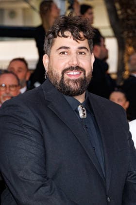 Artus Montée des marches du film Histoires parallèles lors du 79ème Festival International du Film de Cannes, le 14 mai 2026 Jacovides Moreau Bestimage Red carpet for Parallel tales at the 79th Cannes International Film Festival on May 14, 2026 Cannes France  Copyright: xJACOVIDES-MOREAUx xBESTIMAGExJACOVIDES-MOREAUx xBESTIMAGEx
