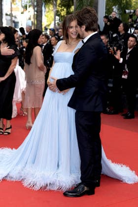 Pregnant Barbara Palvin and her husband Dylan Sprouse Montée des marches du film Histoires parallèles lors du 79ème Festival International du Film de Cannes, le 14 mai 2026 Olivier Borde Bestimage Red carpet for Parallel tales at the 79th Cannes International Film Festival on May 14, 2026 Cannes France  Copyright: xOLIVIERxBORDEx xBESTIMAGExOLIVIERxBORDEx xBESTIMAGEx
