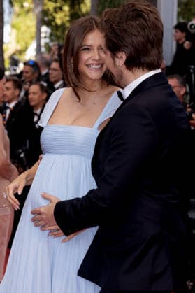 Pregnant Barbara Palvin and her husband Dylan Sprouse Montée des marches du film Histoires parallèles lors du 79ème Festival International du Film de Cannes, le 14 mai 2026 Olivier Borde Bestimage Red carpet for Parallel tales at the 79th Cannes International Film Festival on May 14, 2026 Cannes France  Copyright: xOLIVIERxBORDEx xBESTIMAGExOLIVIERxBORDEx xBESTIMAGEx