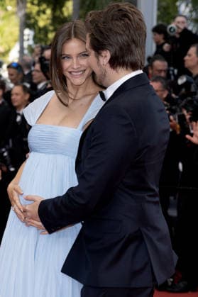 Pregnant Barbara Palvin and her husband Dylan Sprouse Montée des marches du film Histoires parallèles lors du 79ème Festival International du Film de Cannes, le 14 mai 2026 Olivier Borde Bestimage Red carpet for Parallel tales at the 79th Cannes International Film Festival on May 14, 2026 Cannes France  Copyright: xOLIVIERxBORDEx xBESTIMAGExOLIVIERxBORDEx xBESTIMAGEx