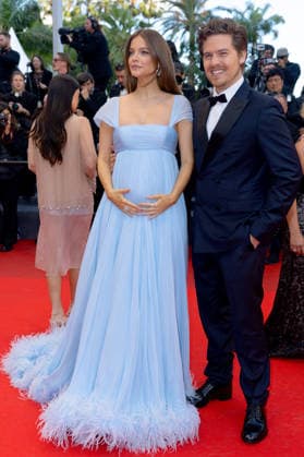 Pregnant Barbara Palvin and her husband Dylan Sprouse Montée des marches du film Histoires parallèles lors du 79ème Festival International du Film de Cannes, le 14 mai 2026 Olivier Borde Bestimage Red carpet for Parallel tales at the 79th Cannes International Film Festival on May 14, 2026 Cannes France  Copyright: xOLIVIERxBORDEx xBESTIMAGExOLIVIERxBORDEx xBESTIMAGEx