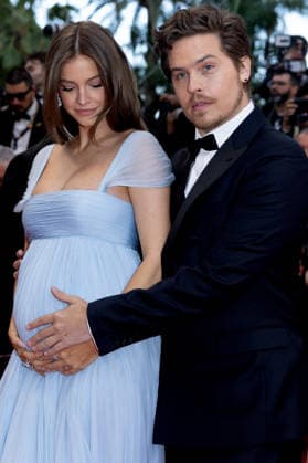 Pregnant Barbara Palvin and her husband Dylan Sprouse Montée des marches du film Histoires parallèles lors du 79ème Festival International du Film de Cannes, le 14 mai 2026 Olivier Borde Bestimage Red carpet for Parallel tales at the 79th Cannes International Film Festival on May 14, 2026 Cannes France  Copyright: xOLIVIERxBORDEx xBESTIMAGExOLIVIERxBORDEx xBESTIMAGEx
