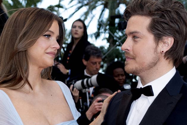 Pregnant Barbara Palvin and her husband Dylan Sprouse Montée des marches du film Histoires parallèles lors du 79ème Festival International du Film de Cannes, le 14 mai 2026 Olivier Borde Bestimage Red carpet for Parallel tales at the 79th Cannes International Film Festival on May 14, 2026 Cannes France  Copyright: xOLIVIERxBORDEx xBESTIMAGExOLIVIERxBORDEx xBESTIMAGEx
