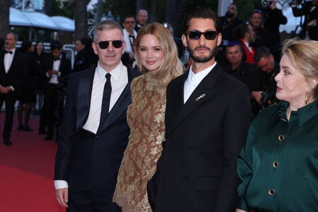 Cannes - Histoires Paralleles (Parallel Tales) Red Carpet (L-R) Alexandre Mallet-Guy, Virginie Efira, Pierre Niney and Catherine Deneuve at the Histoires Paralleles (Parallel Tales) screening red carpet during the 79th annual Cannes Film Festival at Palais des Festivals on May 14, 2026 in Cannes, France. Photo by Jerome Domine ABACAPRESS.COM Cannes France  Copyright: xDominexJerome ABACAx