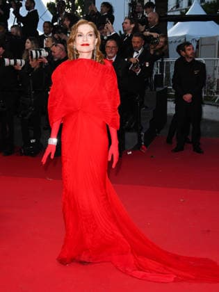 IPA84692595 - Cannes, 79th Cannes Film Festival 2026, evening 3 - red carpet of Histoires Paralleles (Parallel Tales). In the photo Isabelle Huppert  Copyright: xManuelexMangiarottix xPoolxPhotoxEventsx07x 84692595