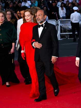 IPA84692486 - Cannes, 79th Cannes Film Festival 2026, evening 3 - red carpet of HISTOIRES PARALLÃˆLES (PARALLEL TALES). Pictured: Asghar Farhadi, Isabelle Huppert  Copyright: xTerenghi Ipa-Agency.netx xPoolxPhotoxEventsx07x 84692486