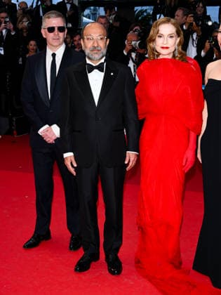 IPA84692494 - Cannes, 79th Cannes Film Festival 2026, evening 3 - red carpet of HISTOIRES PARALLÃˆLES (PARALLEL TALES). Pictured: Alexandre Mallet-Guy, Asghar Farhadi, Isabelle Huppert  Copyright: xTerenghi Ipa-Agency.netx xPoolxPhotoxEventsx07x 84692494
