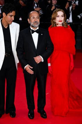 IPA84692513 - Cannes, 79th Cannes Film Festival 2026, evening 3 - red carpet of HISTOIRES PARALLÃˆLES (PARALLEL TALES). Pictured: Adam Bessa, Asghar Farhadi, Isabelle Huppert  Copyright: xTerenghi Ipa-Agency.netx xPoolxPhotoxEventsx07x 84692513