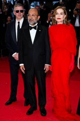 IPA84692497 - Cannes, 79th Cannes Film Festival 2026, evening 3 - red carpet of HISTOIRES PARALLÃˆLES (PARALLEL TALES). Pictured: Alexandre Mallet-Guy, Asghar Farhadi, Isabelle Huppert  Copyright: xTerenghi Ipa-Agency.netx xPoolxPhotoxEventsx07x 84692497