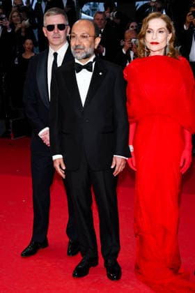 IPA84692501 - Cannes, 79th Cannes Film Festival 2026, evening 3 - red carpet of HISTOIRES PARALLÃˆLES (PARALLEL TALES). Pictured: Alexandre Mallet-Guy, Asghar Farhadi, Isabelle Huppert  Copyright: xTerenghi Ipa-Agency.netx xPoolxPhotoxEventsx07x 84692501
