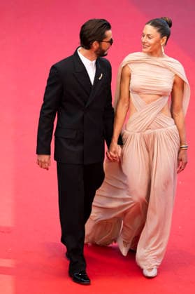 Cannes Histoires Paralleles Red Carpet EB French actor Pierre Niney and his partner Australian actress Natasha Andrews arrive for the screening of the film Histoires Paralleles (Parallel Tales) at the 79th edition of the Cannes Film Festival in Cannes, southern France on May 14, 2026.Photo by Eliot Blondet ABACAPRESS.COM Cannes France France  Copyright: xBlondetxEliot ABACAx
