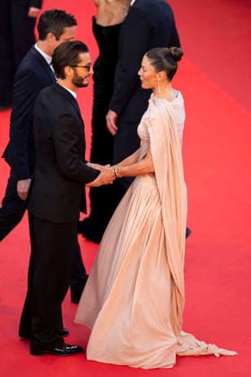 Cannes Histoires Paralleles Red Carpet EB French actor Pierre Niney and his partner Australian actress Natasha Andrews arrive for the screening of the film Histoires Paralleles (Parallel Tales) at the 79th edition of the Cannes Film Festival in Cannes, southern France on May 14, 2026.Photo by Eliot Blondet ABACAPRESS.COM Cannes France France  Copyright: xBlondetxEliot ABACAx