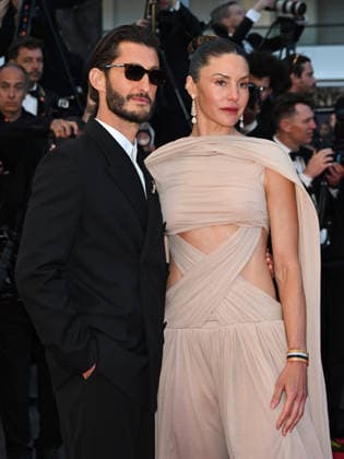 IPA84693659 - Cannes, 79th Cannes Film Festival 2026, evening 3 - red carpet of Histoires Paralleles (Parallel Tales). Pictured are Pierre Niney, Natasha Andrews  Copyright: xManuelexMangiarottix xPoolxPhotoxEventsx07x 84693659