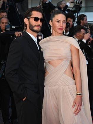 IPA84693661 - Cannes, 79th Cannes Film Festival 2026, evening 3 - red carpet of Histoires Paralleles (Parallel Tales). Pictured are Pierre Niney, Natasha Andrews  Copyright: xManuelexMangiarottix xPoolxPhotoxEventsx07x 84693661