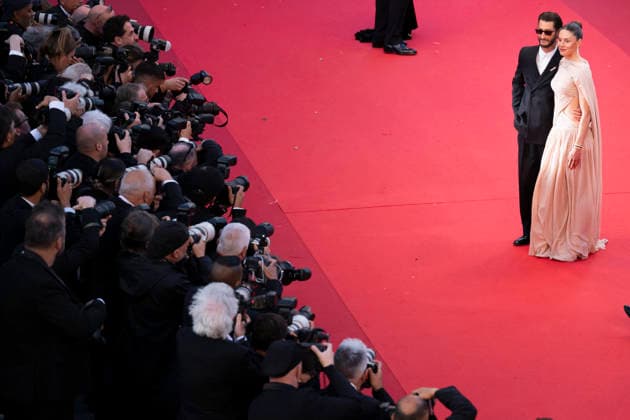 Cannes Histoires Paralleles Red Carpet EB French actor Pierre Niney and his partner Australian actress Natasha Andrews arrive for the screening of the film Histoires Paralleles (Parallel Tales) at the 79th edition of the Cannes Film Festival in Cannes, southern France on May 14, 2026.Photo by Eliot Blondet ABACAPRESS.COM Cannes France France  Copyright: xBlondetxEliot ABACAx