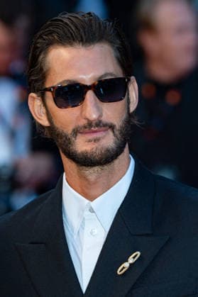 Cannes Histoires Paralleles Screening NG Pierre Niney attending the ‘Histoires Paralleles (Parallel Tales)’ Screening and Red Carpet at Palais Des Festivals in Cannes, France on May 14 2026 as part of the 79th Cannes Film Festival. Photo by Nicolas Genin ABACAPRESS.COM Cannes France  Copyright: xGeninxNicolas ABACAx