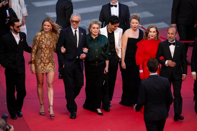 Cannes Histoires Paralleles Red Carpet EB Pierre Niney, Virginie Efira, Vincent Cassel, Catherine Deneuve, Adam Bessa, India Hair, Isabelle Huppert, arrive for the screening of the film Histoires Paralleles (Parallel Tales) at the 79th edition of the Cannes Film Festival in Cannes, southern France on May 14, 2026.Photo by Eliot Blondet ABACAPRESS.COM Cannes France France  Copyright: xBlondetxEliot ABACAx