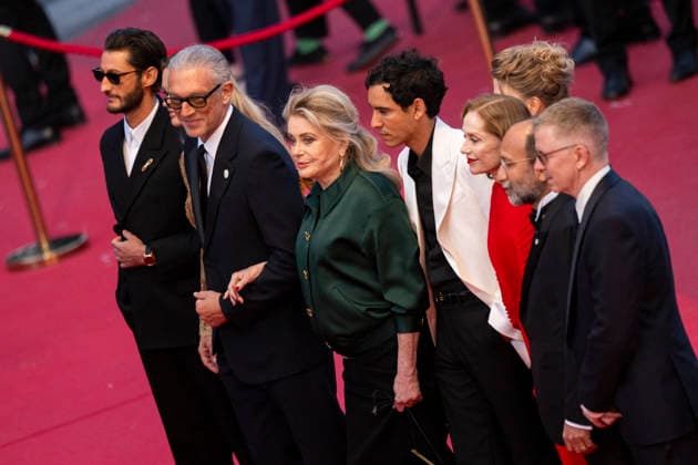Cannes Histoires Paralleles Red Carpet EB Pierre Niney, Virginie Efira, Vincent Cassel, Catherine Deneuve, Adam Bessa, India Hair, Isabelle Huppert, arrive for the screening of the film Histoires Paralleles (Parallel Tales) at the 79th edition of the Cannes Film Festival in Cannes, southern France on May 14, 2026.Photo by Eliot Blondet ABACAPRESS.COM Cannes France France  Copyright: xBlondetxEliot ABACAx