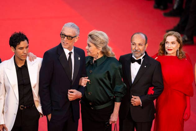 Cannes Histoires Paralleles Red Carpet EB Pierre Niney, Virginie Efira, Vincent Cassel, Catherine Deneuve, Adam Bessa, India Hair, Isabelle Huppert, arrive for the screening of the film Histoires Paralleles (Parallel Tales) at the 79th edition of the Cannes Film Festival in Cannes, southern France on May 14, 2026.Photo by Eliot Blondet ABACAPRESS.COM Cannes France France  Copyright: xBlondetxEliot ABACAx
