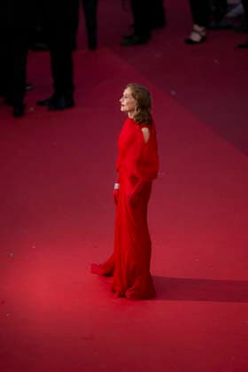 Cannes Histoires Paralleles Red Carpet EB Isabelle Huppert arrive for the screening of the film Histoires Paralleles (Parallel Tales) at the 79th edition of the Cannes Film Festival in Cannes, southern France on May 14, 2026.Photo by Eliot Blondet ABACAPRESS.COM Cannes France France  Copyright: xBlondetxEliot ABACAx