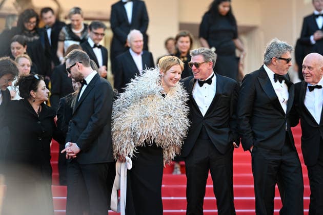 79ème Festival International du Film de Cannes Montée des marches du film Fatherland 79th International Cannes Film Festival Red Carpet of Fatherland movie 456015 2026 05 14 Huller, Sandra Zischler, Hanns Pawlikowski, Pawel Diehl, August  Copyright: xEstellexCarlierx xStarfacex STAR_456015_009