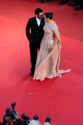 Pierre Niney et sa compagne Natasha Andrews Montée des marches du film Histoires parallèles lors du 79ème Festival International du Film de Cannes, le 14 mai 2026 Camilla Canalini Bestimage Red carpet for Parallel tales at the 79th Cannes International Film Festival on May 14, 2026 Cannes France  Copyright: xCamillaxCanalinix xBestimagexCamillaxCanalinix xBestimagex