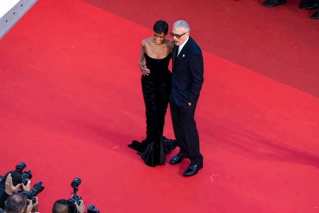 Vincent Cassel et sa compagne Narah Baptista Montée des marches du film Histoires parallèles lors du 79ème Festival International du Film de Cannes, le 14 mai 2026 Camilla Canalini Bestimage Red carpet for Parallel tales at the 79th Cannes International Film Festival on May 14, 2026 Cannes France  Copyright: xCamillaxCanalinix xBestimagexCamillaxCanalinix xBestimagex