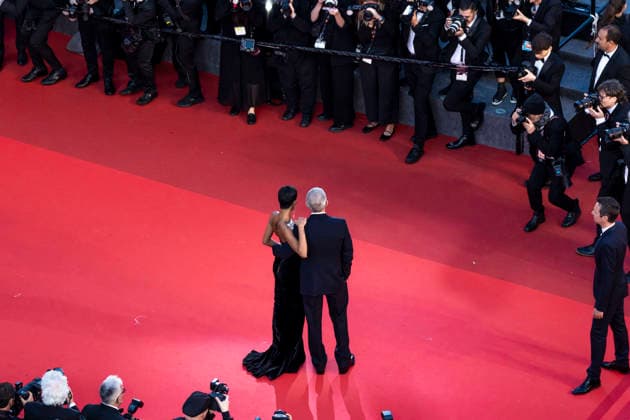 Vincent Cassel et sa compagne Narah Baptista Montée des marches du film Histoires parallèles lors du 79ème Festival International du Film de Cannes, le 14 mai 2026 Camilla Canalini Bestimage Red carpet for Parallel tales at the 79th Cannes International Film Festival on May 14, 2026 Cannes France  Copyright: xCamillaxCanalinix xBestimagexCamillaxCanalinix xBestimagex