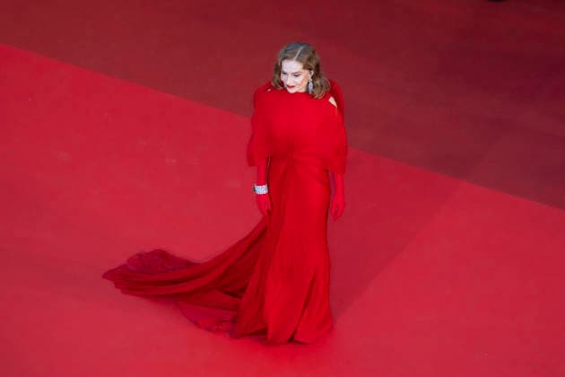 Isabelle Huppert Montée des marches du film Histoires parallèles lors du 79ème Festival International du Film de Cannes, le 14 mai 2026 Camilla Canalini Bestimage Red carpet for Parallel tales at the 79th Cannes International Film Festival on May 14, 2026 Cannes France  Copyright: xCamillaxCanalinix xBestimagexCamillaxCanalinix xBestimagex