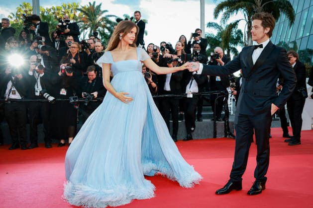 79ème Festival International du Film de Cannes Montée des marches du film Histoires Parallèles 79th International Cannes Film Festival Red Carpet with Parallel Tales 456016 2026 05 14 Cannes France Sprouse, Dylan Palvin, Barbara  Copyright: xLionelxGuericolas MPPx STAR_456016_016