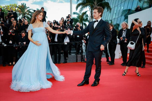 79ème Festival International du Film de Cannes Montée des marches du film Histoires Parallèles 79th International Cannes Film Festival Red Carpet with Parallel Tales 456016 2026 05 14 Cannes France Sprouse, Dylan Palvin, Barbara  Copyright: xLionelxGuericolas MPPx STAR_456016_017