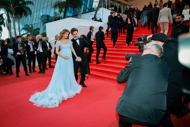 79ème Festival International du Film de Cannes Montée des marches du film Histoires Parallèles 79th International Cannes Film Festival Red Carpet with Parallel Tales 456016 2026 05 14 Cannes France Sprouse, Dylan Palvin, Barbara  Copyright: xLionelxGuericolas MPPx STAR_456016_022