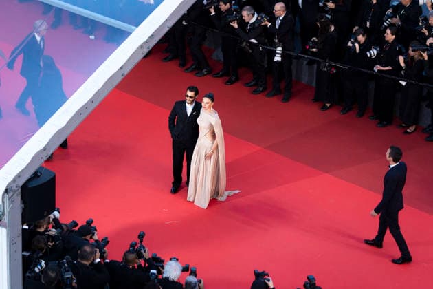 Pierre Niney et sa compagne Natasha Andrews Montée des marches du film Histoires parallèles lors du 79ème Festival International du Film de Cannes, le 14 mai 2026 Camilla Canalini Bestimage Red carpet for Parallel tales at the 79th Cannes International Film Festival on May 14, 2026 Cannes France  Copyright: xCamillaxCanalinix xBestimagexCamillaxCanalinix xBestimagex