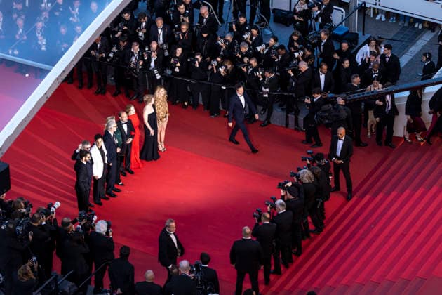 Pierre Niney, Alexandre Mallet Guy, Adam Bessa, Vincent Cassel, Catherine Deneuve, Asghar Farhadi, Isabelle Huppert, India Hair, Virginie Efira Montée des marches du film Histoires parallèles lors du 79ème Festival International du Film de Cannes, le 14 mai 2026 Camilla Canalini Bestimage Red carpet for Parallel tales at the 79th Cannes International Film Festival on May 14, 2026 Cannes France Copyright: xCamillaxCanalinix xBestimagexCamillaxCanalinix xBestimagex