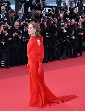 79th Cannes Film Festival: Histoires Paralleles (Parallel Tales) screening CANNES, FRANCE - MAY 14: French actress Isabelle Huppert arrives for the screening of the film Histoires Paralleles (Parallel Tales) at the 79th edition of the Cannes Film Festival in Cannes, France on May 14, 2026. Mustafa Yalcin Anadolu Cannes France. Editorial use only. Please get in touch for any other usage.  Copyright: x2026xAnadoluxMustafaxYalcinx