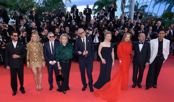 Parallel Tales Premiere at 79th Festival de Cannes - Cannes, France CANNES, FRANCE. May 14, 2026: Pierre Niney, Virginie Efira, India Hair, Isabelle Huppert, Asghar Farhadi, Catherine Deneuve, Vincent Cassel, Adam Bessa & Alexandre Mallet-Guy at the premiere for Parallel Tales at the 79th Festival de Cannes. Picture: Paul Smith Featureflash Cannes France Copyright: xPaulxSmithx xFeatureflashx