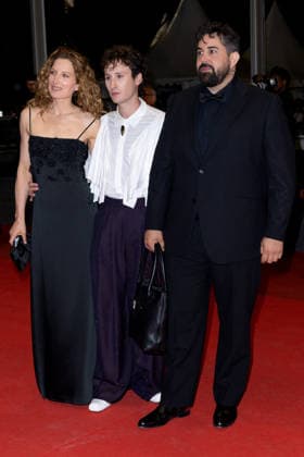 Julia Piaton, Nemo Schiffman, Artus Montée des marches du film Sanguine lors du 79ème Festival International du Film de Cannes, le 14 mai 2026 Olivier Borde Bestimage Red carpet for Species at the 79th Cannes International Film Festival on May 14, 2026 Cannes France  Copyright: xOLIVIERxBORDEx xBESTIMAGExOLIVIERxBORDEx xBESTIMAGEx