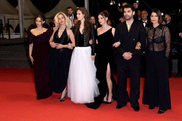 Sonia Faidi, Kim Higelin, Marion Le Corroler, Mara Taquin, Sami Outalbali et Carole Lambert Montée des marches du film Sanguine lors du 79ème Festival International du Film de Cannes, le 14 mai 2026 Olivier Borde Bestimage Red carpet for Species at the 79th Cannes International Film Festival on May 14, 2026 Cannes France  Copyright: xOLIVIERxBORDEx xBESTIMAGExOLIVIERxBORDEx xBESTIMAGEx