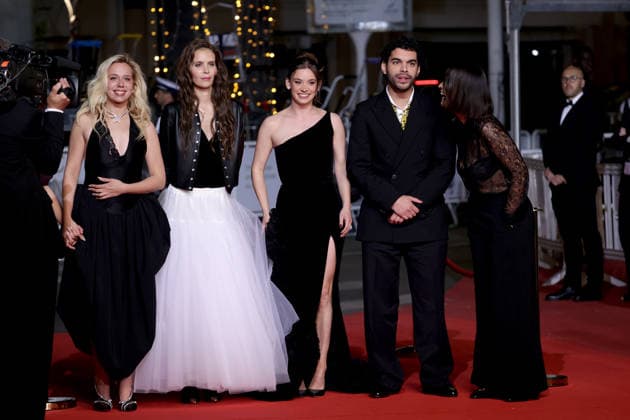 79ème Festival International du Film de Cannes Montée des marches du film Sanguine 79th International Cannes Film Festival Red Carpet with Sanguine movie cast 456027 2026 05 14 Cannes France Higelin, Kim Le Corroler, Marion Taquin, Mara Lambert, Carole Outalbali, Sami  Copyright: xTerencexBaelenx STAR_456027_003