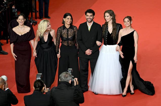 79ème Festival International du Film de Cannes Montée des marches du film Sanguine 79th International Cannes Film Festival Red Carpet with Sanguine movie cast 456028 2026 05 14 Cannes France Faidi, Sonia Higelin, Kim Lambert, Carole Outalbali, Sami Le Corroler, Marion Taquin, Mara  Copyright: xSergexArnalx xStarfacex STAR_456028_002