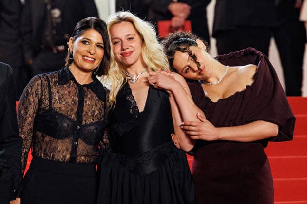 Mara Taquinet, Kim Higelin Bijoux Tasaki , Sonia Faidi Montée des marches du film Sanguine lors du 79ème Festival International du Film de Cannes, le 14 mai 2026 Jacovides Moreau Bestimage Red carpet for Species at the 79th Cannes International Film Festival on May 14, 2026 Cannes France  Copyright: xJACOVIDES-MOREAUx xBESTIMAGExJACOVIDES-MOREAUx xBESTIMAGEx