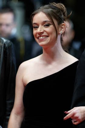 Mara Taquin Montée des marches du film Sanguine lors du 79ème Festival International du Film de Cannes, le 14 mai 2026 Olivier Borde Bestimage Red carpet for Species at the 79th Cannes International Film Festival on May 14, 2026 Cannes France  Copyright: xOLIVIERxBORDEx xBESTIMAGExOLIVIERxBORDEx xBESTIMAGEx