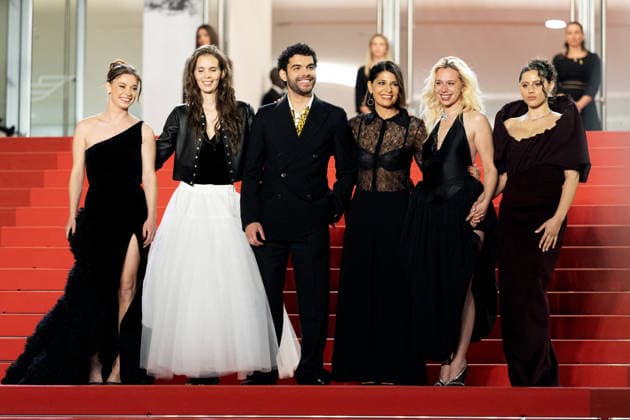 Carole Lambert, Marion Le Corroler, Sami Outalbali, Mara Taquinet, Kim Higelin Bijoux Tasaki , Sonia Faidi Montée des marches du film Sanguine lors du 79ème Festival International du Film de Cannes, le 14 mai 2026 Olivier Borde Bestimage Red carpet for Species at the 79th Cannes International Film Festival on May 14, 2026 Cannes France  Copyright: xOLIVIERxBORDEx xBESTIMAGExOLIVIERxBORDEx xBESTIMAGEx