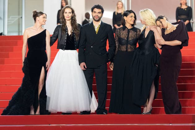 Carole Lambert, Marion Le Corroler, Sami Outalbali, Mara Taquinet, Kim Higelin Bijoux Tasaki , Sonia Faidi Montée des marches du film Sanguine lors du 79ème Festival International du Film de Cannes, le 14 mai 2026 Olivier Borde Bestimage Red carpet for Species at the 79th Cannes International Film Festival on May 14, 2026 Cannes France  Copyright: xOLIVIERxBORDEx xBESTIMAGExOLIVIERxBORDEx xBESTIMAGEx