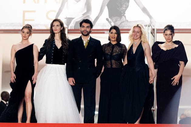 Carole Lambert, Marion Le Corroler, Sami Outalbali, Mara Taquinet, Kim Higelin Bijoux Tasaki , Sonia Faidi Montée des marches du film Sanguine lors du 79ème Festival International du Film de Cannes, le 14 mai 2026 Olivier Borde Bestimage Red carpet for Species at the 79th Cannes International Film Festival on May 14, 2026 Cannes France  Copyright: xOLIVIERxBORDEx xBESTIMAGExOLIVIERxBORDEx xBESTIMAGEx