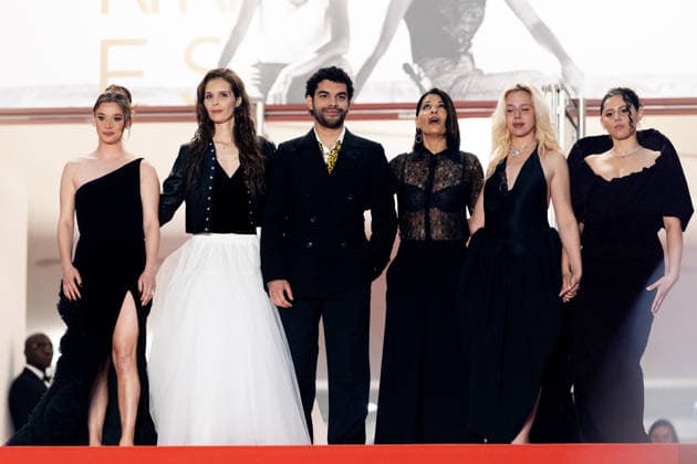 Carole Lambert, Marion Le Corroler, Sami Outalbali, Mara Taquinet, Kim Higelin Bijoux Tasaki , Sonia Faidi Montée des marches du film Sanguine lors du 79ème Festival International du Film de Cannes, le 14 mai 2026 Olivier Borde Bestimage Red carpet for Species at the 79th Cannes International Film Festival on May 14, 2026 Cannes France  Copyright: xOLIVIERxBORDEx xBESTIMAGExOLIVIERxBORDEx xBESTIMAGEx
