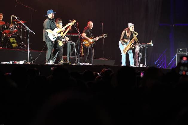 RECORD DATE NOT STATED men at work in Curitiba Curitiba (PR), 12 05 2026 - International Show Men at Work Igloo Super Hall Curitiba - One of the iconic bands of the 80s, with over 30 million records sold and winner of the Grammy for Best New Artist, Men at Work performed on the stage of the Igloo Super Hall in Curitiba, a contagious show that gave fans a very special night. Currently, the group is led by Colin Hay, vocalist and main songwriter of the original lineup. The repertoire includes the main hits of the Australian band s career, including Who Can It Be Now? , Down Under , Overkill , It s a Mistake and Be Good Johnny . In addition to the best-known hits, the group performed tracks such as Touching the Untouchables , No Restrictions , Down  Copyright: xEdsonxdexSouzax