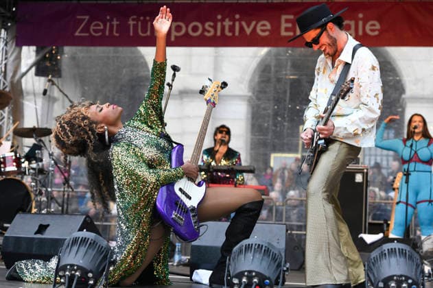 Nik West live at enercity swinging hannover 2026 on the Platz der Menschrechte in front of Hanovers New Town Hall, 14 05 2026 Foto:xC.xNiehausx xFuturexImagex enercity_6534