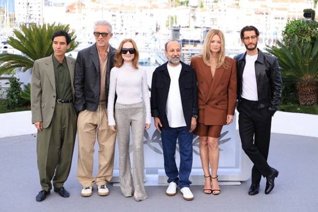 Cannes - Histoires Paralleles Photocall Vincent Cassel, Alexandre Mallet-Guy, Adam Bessa, Pierre Niney, Asghar Farhadi, Virginie Efira and Isabelle Huppert attending the Histoires Paralleles photocall during the 79th Cannes Film Festival in Cannes, France on May 15, 2026. Photo by ABACAPRESS.COM Cannes France  Copyright: xDominexJerome ABACAx